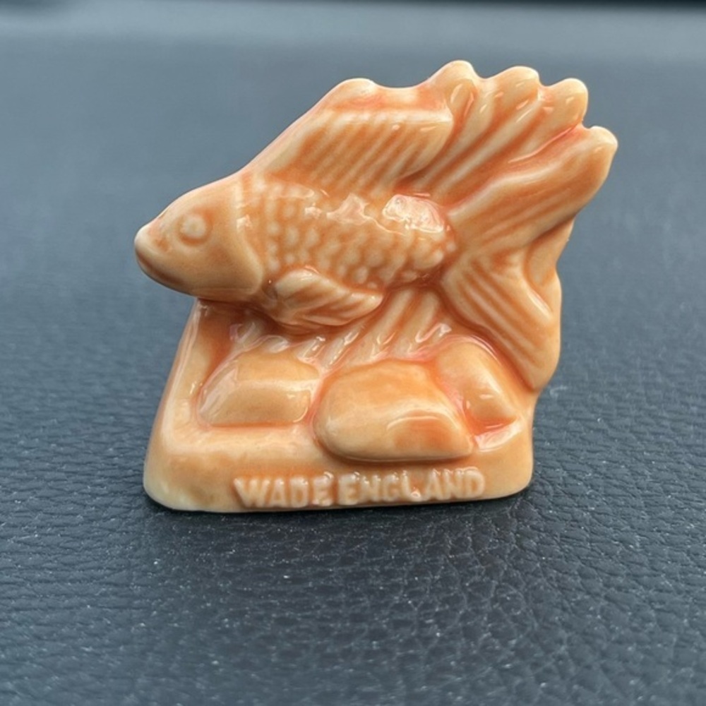 Wade Whimsies Peach Orange Goldfish Figurine